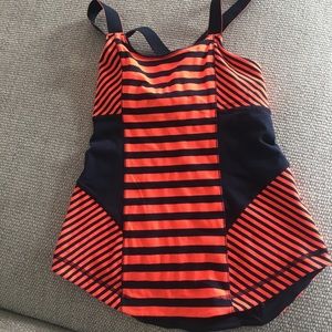 Lululemon Tank Top w/ built in bra- sz 4